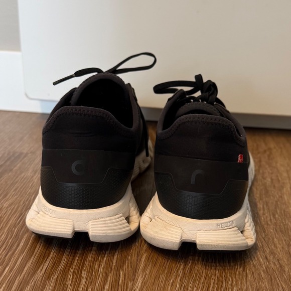 On Cloud X Womens Running Shoes Size 9 Black White Training Sneakers EUC - Picture 5 of 9